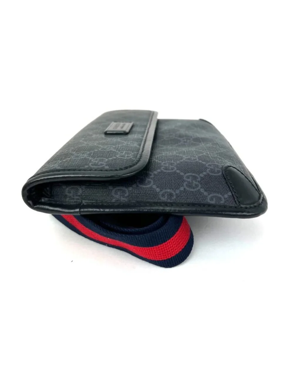 Gucci pre owned